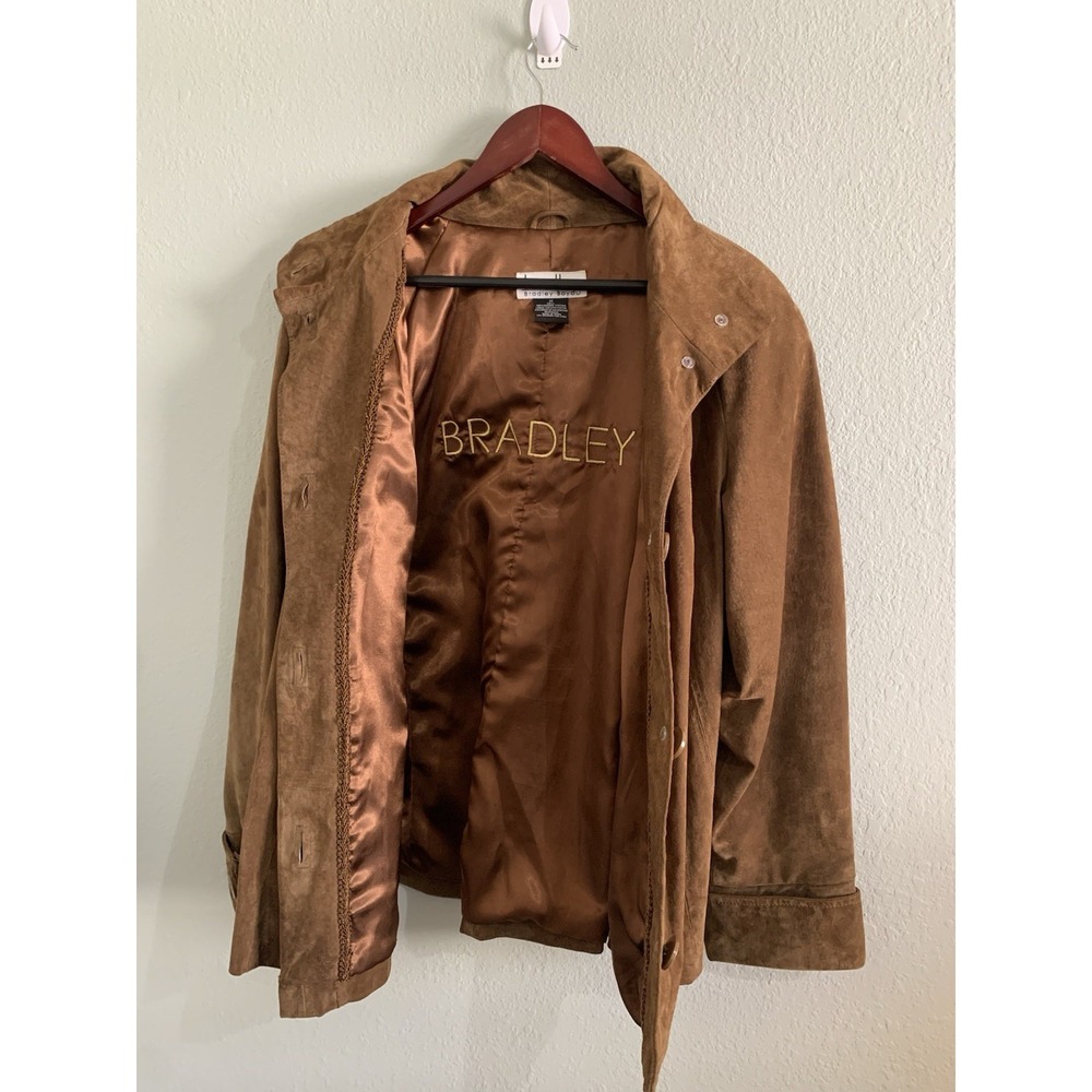 Classic Women's Suede Button-Front Leather Jacket in Brown - Picture 10 of 16